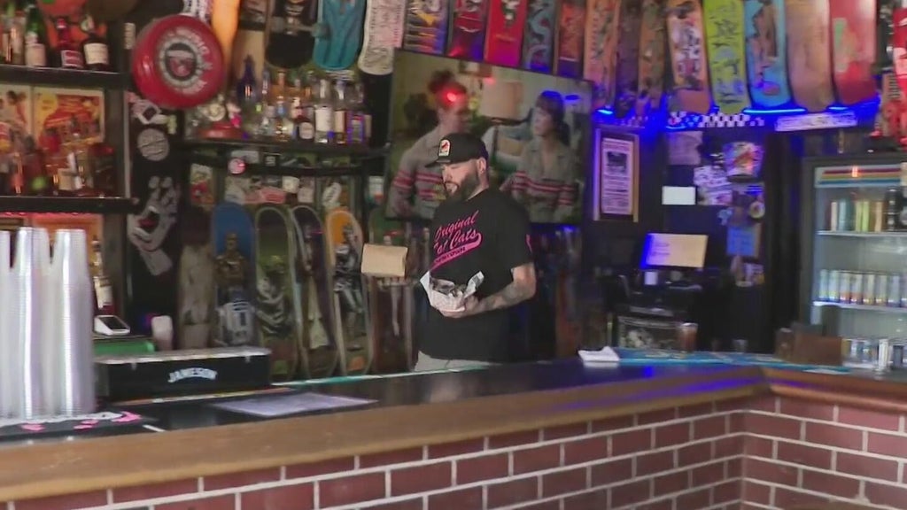 Fort Lauderdale proposes earlier closing times for downtown bars, facing pushback from business owners — CBS Miami, McAllen Dining news