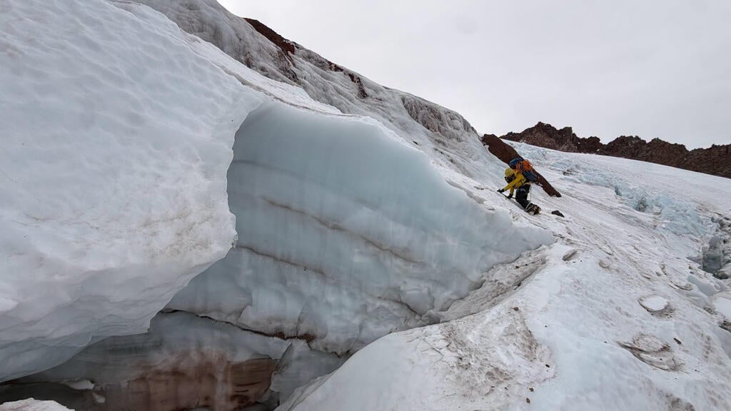 Florida man injured climbing California's Mount Shasta rescued after 2 nights in freezing temps — CBS Bay Area (KPIX), McAllen Technology news